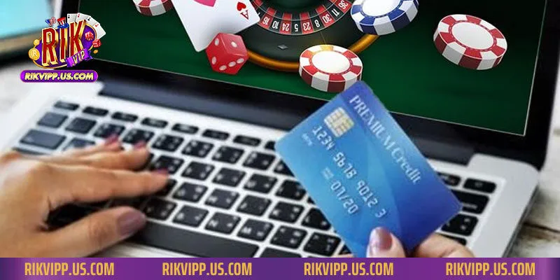 Rút tiền qua ngân hàng là cách thức phổ biến - nhanh - tiện nhất